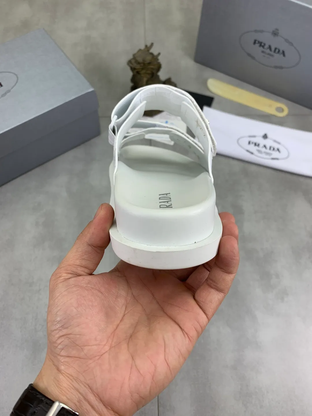 Men's shoes 💰P340💰【New style】🎁🎁🎁 PRADA Prada's new casual slippers, original official website, perfect workmanship, transmitting a kind of noble luxury, sublimating its definition of luxury in Prada's high-end extraordinary craftsmanship. Original combination outsole, code number: 38-44 (45 customized) Multiple colors 🉑️ to choose from